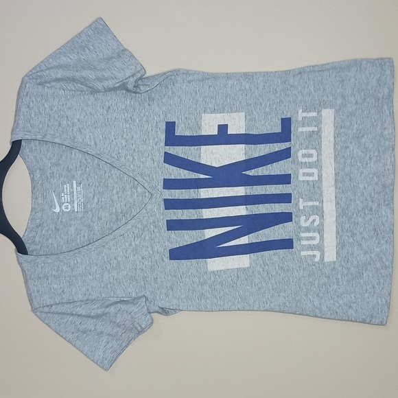 NIKE Slim Fit Tee - Picture 1 of 3
